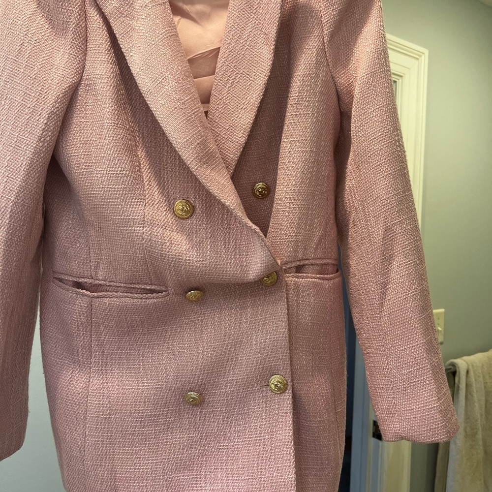 Incredible Pink Double-Breasted Women's Blazer and Shorts Suit